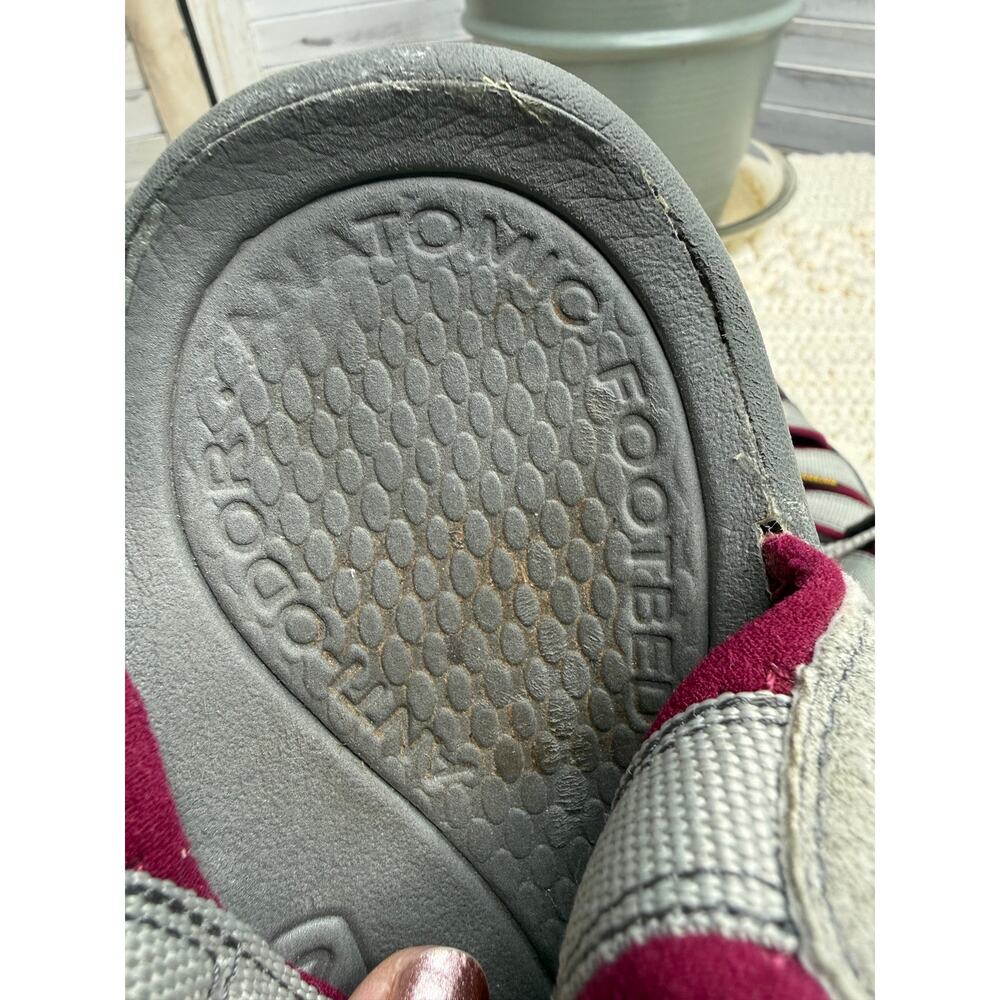 KEEN Women's 11 Newport H2 Waterproof Hiking Sandal Rubber Toe Gray Burgundy - Picture 11 of 15